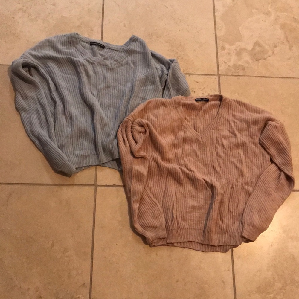 Lot 2 Brandy Melville Lance Sweaters Blush/Blue